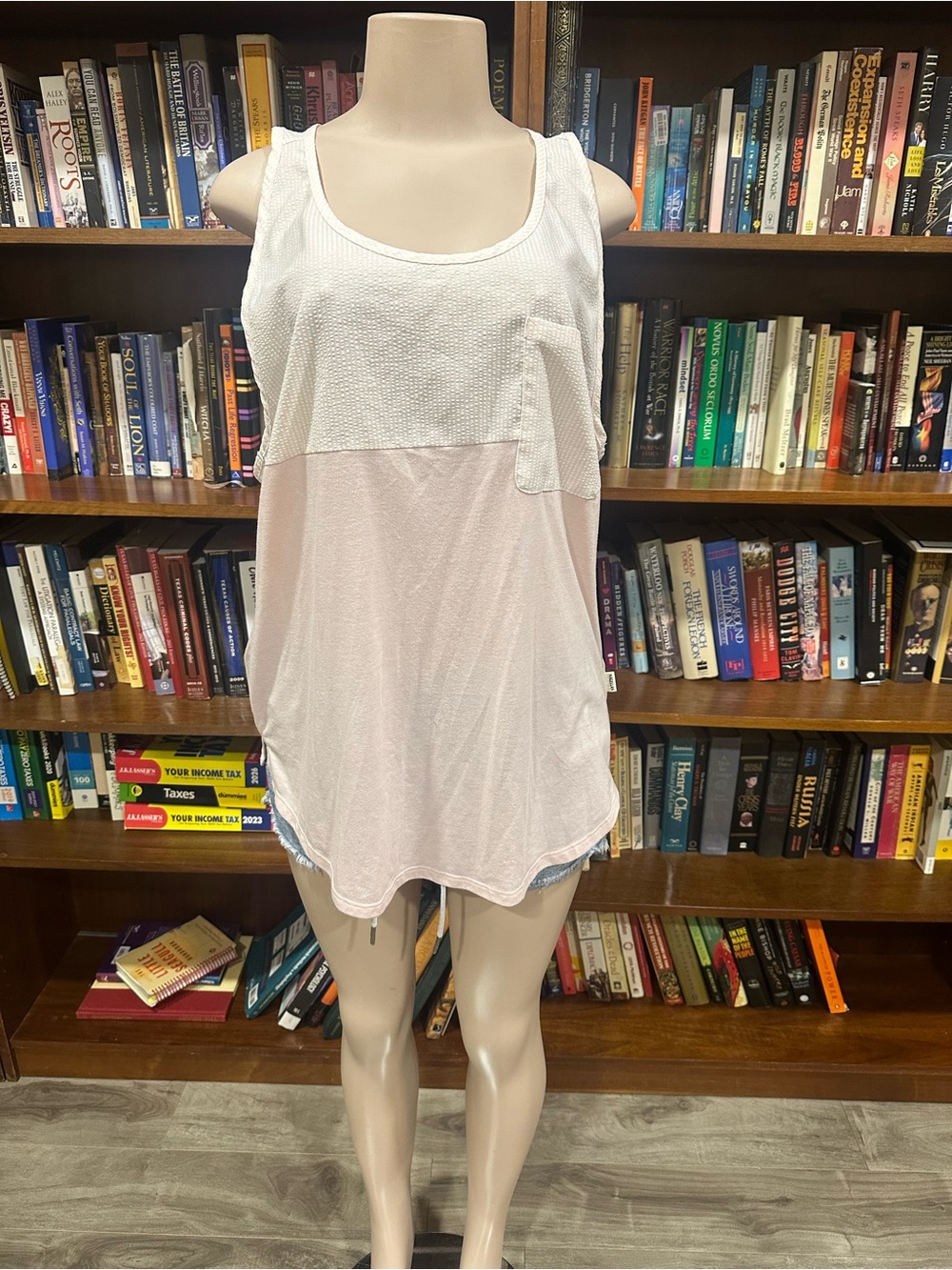 Magellan Outdoors Two-Tone Scoop Neck Sleep Tank - White & Light Pink
